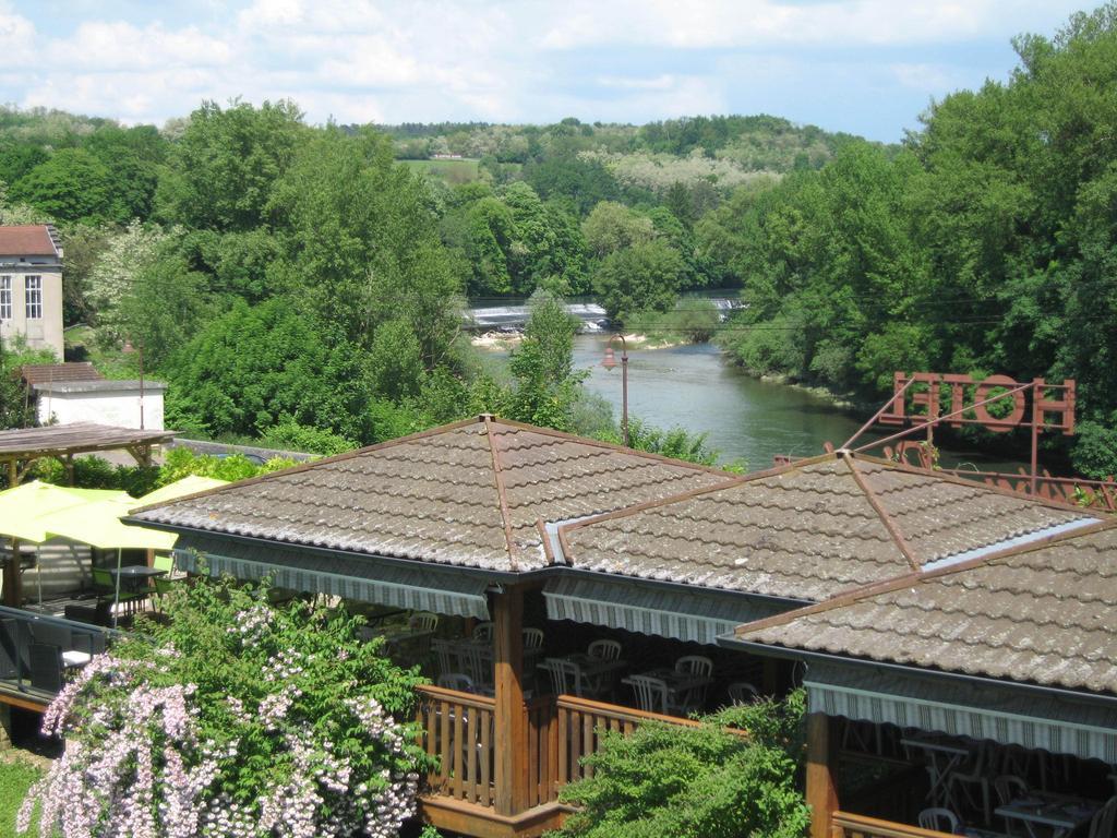 Au Faisan Doré Neuville-sur-Ain Exterior foto